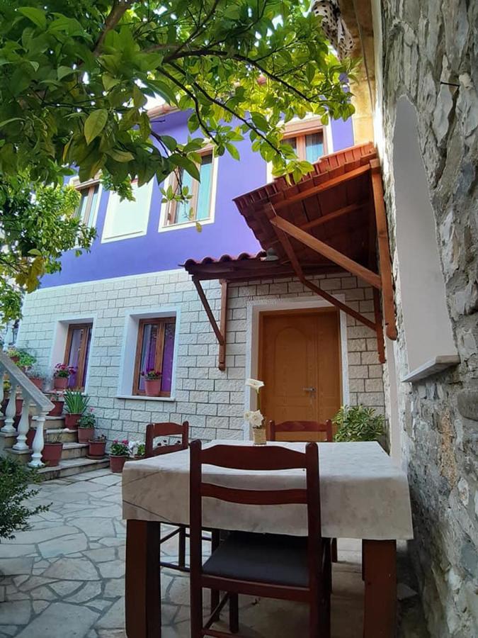 Guesthouse Hlias Gloria Berat Exteriér fotografie