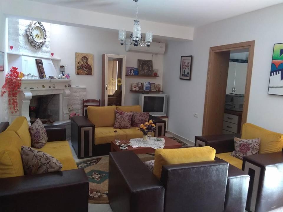 Guesthouse Hlias Gloria Berat Exteriér fotografie